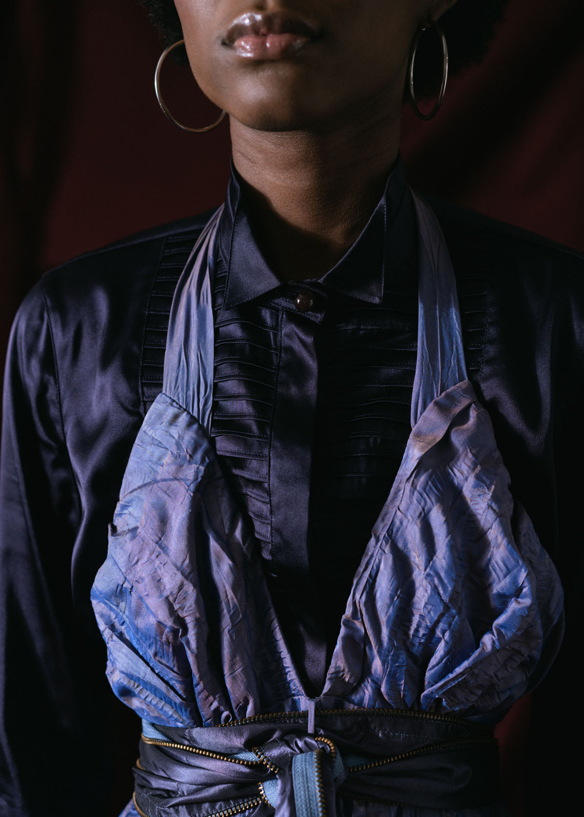 camisa morada manga larga pechera con detalle a costuras coleccion otoño invierno 2024 