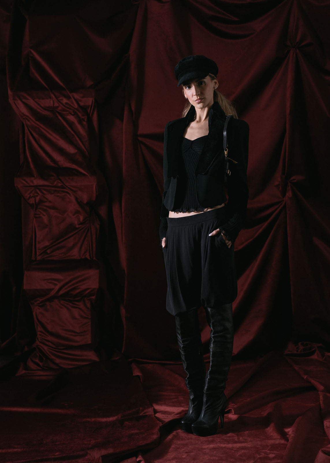 pantalon holgado con pinzas tela suave y corte recto, coleccion otoño invierno 2024