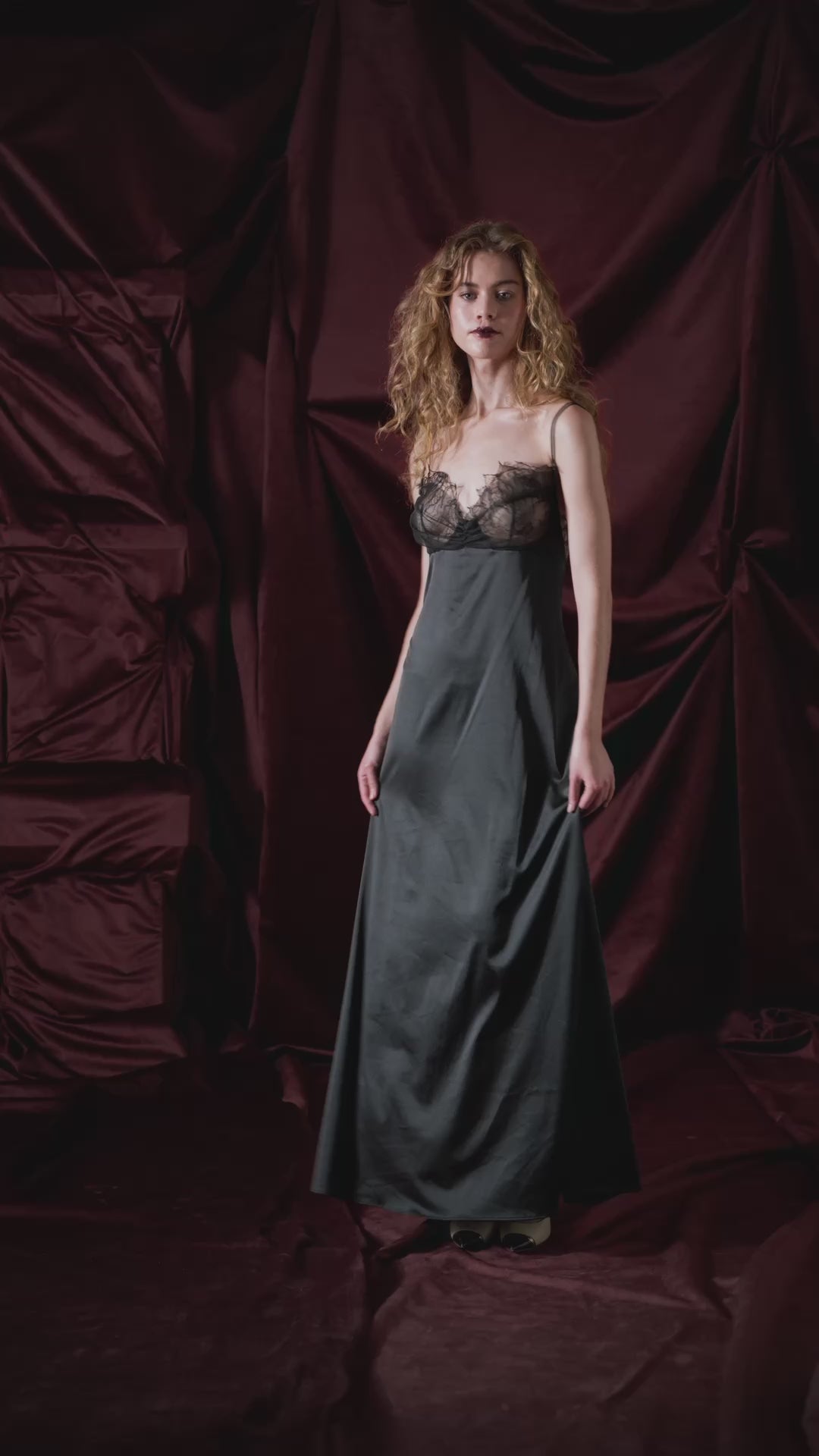 vestido negro lencero 