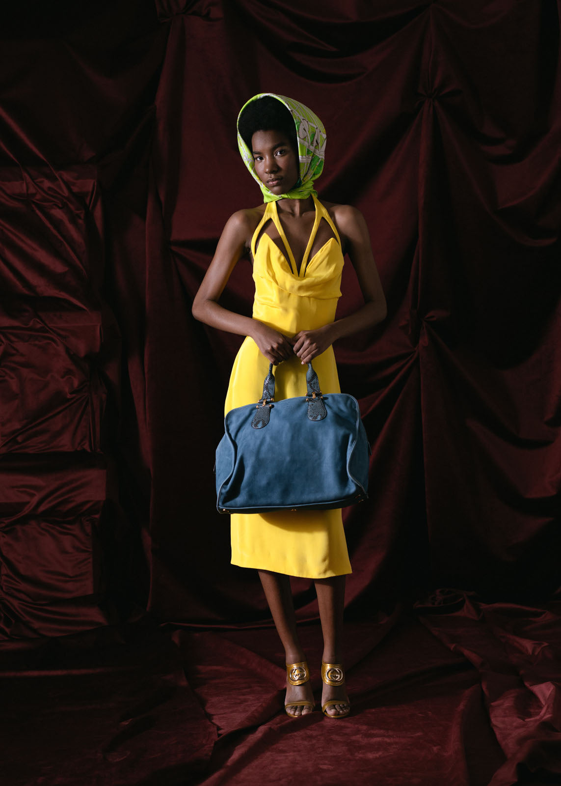 vestido amarillo con escote, corte recto, cierre en parte trasera, tirantes en compas forro, coleccion otoño invierno 2024